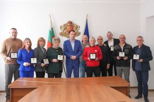 Министър Иван Пешев отличи български мастърс спортисти за международни успехи