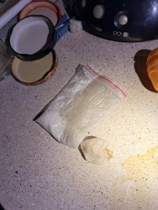 Наркотици и везни иззети при спецоперация в Добрич, задържани са трима