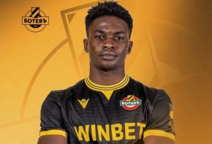 „Ботев“ (Пловдив) продаде нигерийски халф на полския „Ракув“