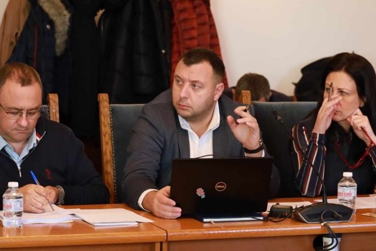 "Възраждане": Грубо прекрояване на Изборния кодекс през нощта "Възраждане": Грубо прекрояване на Изборния кодекс през нощта