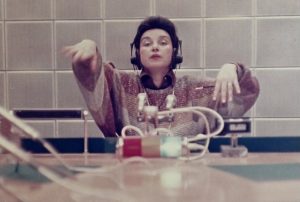 Изложба "Разговор с вас" показва знакови фигури от 80-те през погледа на Божана Димитрова