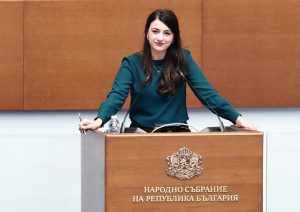 Лена Бориславова напуска листите на „Промяната“, стартира два нови проекта