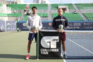 Васил Кирков напредва на Australian Open, излиза срещу шампиони