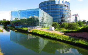 Европейският парламент отхвърли вота на недоверие срещу Европейската комисия