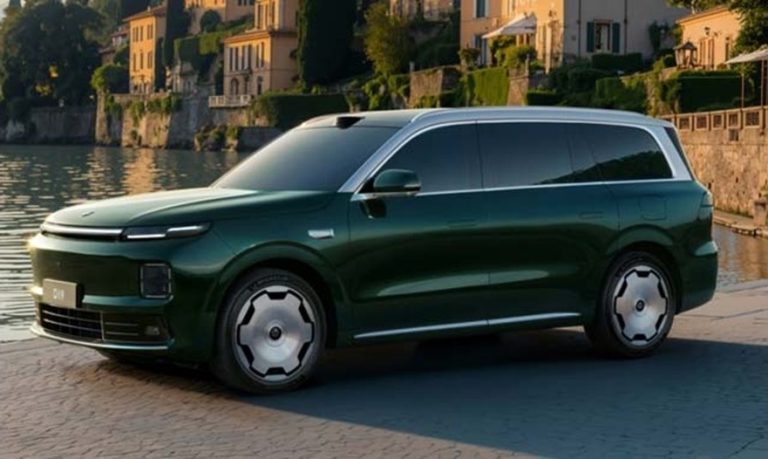 Революционна технология: Китайски SUV запазва стабилност при спукани две гуми от една страна Революционна технология: Китайски SUV запазва стабилност при спукани две гуми от една страна