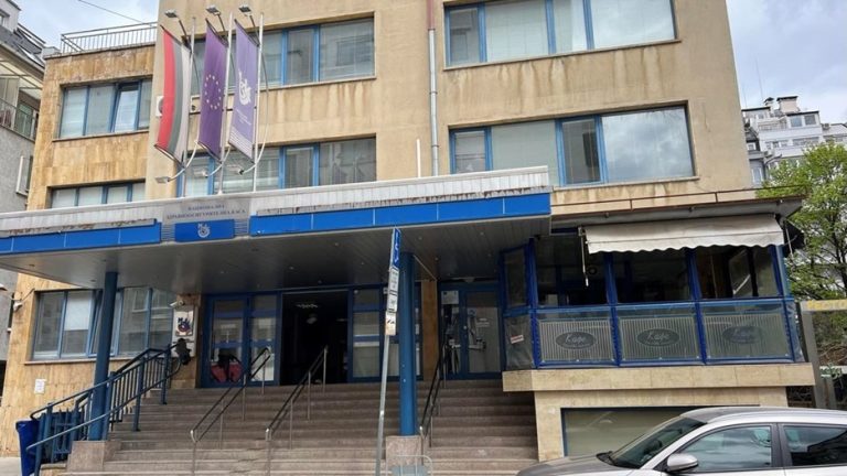 НЗОК гарантира достъп до здравеопазване за уязвимите групи в България НЗОК гарантира достъп до здравеопазване за уязвимите групи в България