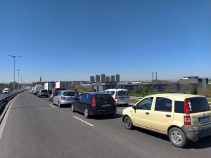 Внимание! Рязане на дървета затруднява трафика към Ягодово