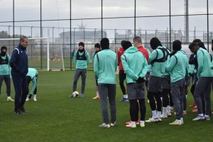 Лошо време прекрати лагера на "Ботев" (Пд) в Турция