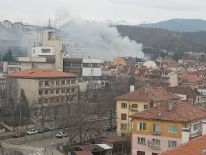 Бърза реакция: Пожар в къща до пожарната в Благоевград