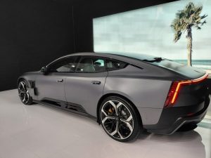 Край на задното стъкло: Технологичната революция, която променя дизайна на автомобилите