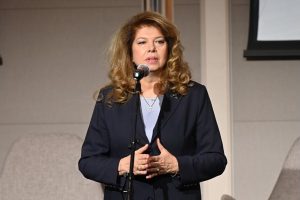 Илияна Йотова: Изграждайте лидери, защото в България имаме остър дефицит