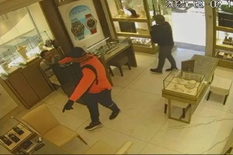 Сърбинът Йован от „Розовите пантери“ се спасява от екстрадиция в Гърция Сърбинът Йован от „Розовите пантери“ се спасява от екстрадиция в Гърция