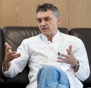 Проф. д-р Иво Петров: Изкуствен интелект в дефибрилаторите гарантира безопасност при спасяване на живот