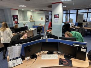 Невидимият фронт на телефон 112: Където паниката среща хладния разум