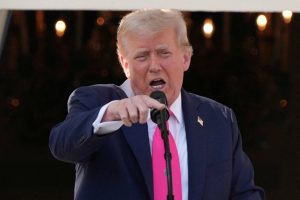 Тръмп към Иран: Две условия за избягване на война и масивна армада в Персийския залив