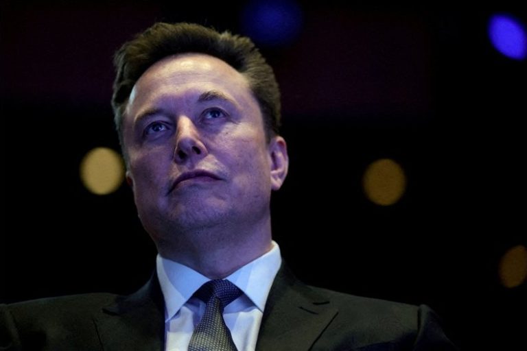 Илон Мъск планира изграждане на центрове за изкуствен интелект в орбита