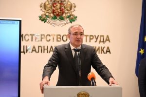 Борислав Гуцанов: Гарантираме петпроцентен ръст на заплатите в бюджетния сектор