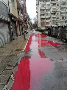 Розови локви в Пловдив: Камион на „Чистота“ разпиля безвредна боя край Военна болница