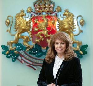 Завещание на седмицата: Малкият жест на Йотова – голяма крачка към успокояване