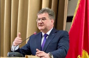 Мирослав Лайчак подаде оставка като съветник заради досиетата „Епстийн“