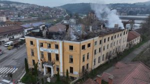 Година след пожара: Тревненската школа продължава да се руши без ремонт