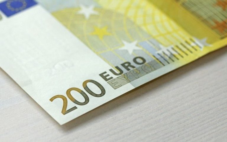 БНБ: Банкнотата от 200 евро е законно платежно средство и търговците са длъжни да я приемат