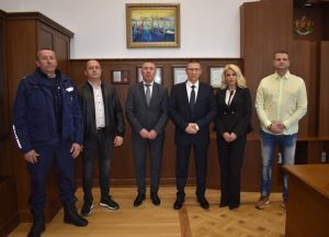 Борислав Сарафов отличи полицаи за бързо разкриване на въоръжен грабеж край Ихтиман