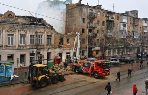 Десетки ранени след поредна руска масирана атака срещу Одеса