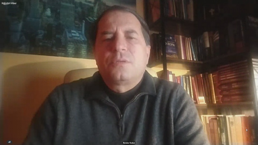 Доц. Борислав Цеков: Конституционният съд не може да протака оставката на президента