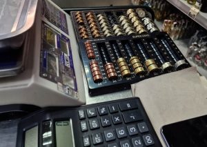 Две седмици с еврото: Адаптация и предизвикателства за малките магазини и пенсионерите