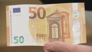 Еврото в България: Развенчаване на митове за скрити символи и дигиталната валута