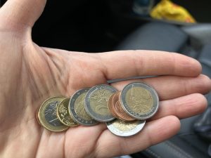 Големите търговски вериги преминават към евро: Рестото е основен приоритет