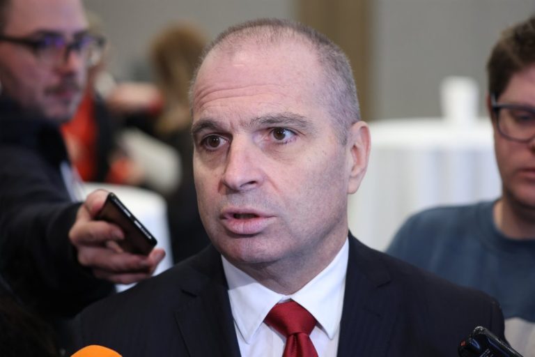 Гроздан Караджов: Икономическите загуби от блокадата на границите ще са огромни Гроздан Караджов: Икономическите загуби от блокадата на границите ще са огромни