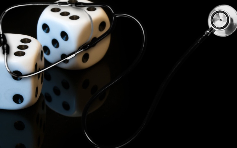 Хазарт, хоспитализации и фалшификации: Невъзможният контрол в здравеопазването