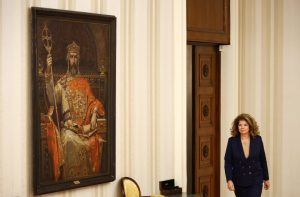 Илияна Йотова встъпва в длъжност като първата жена-президент на България