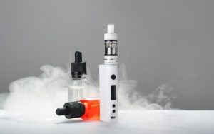 Разследват вейп, изпратил 15-годишно момче в болница след 5 енергийни напитки