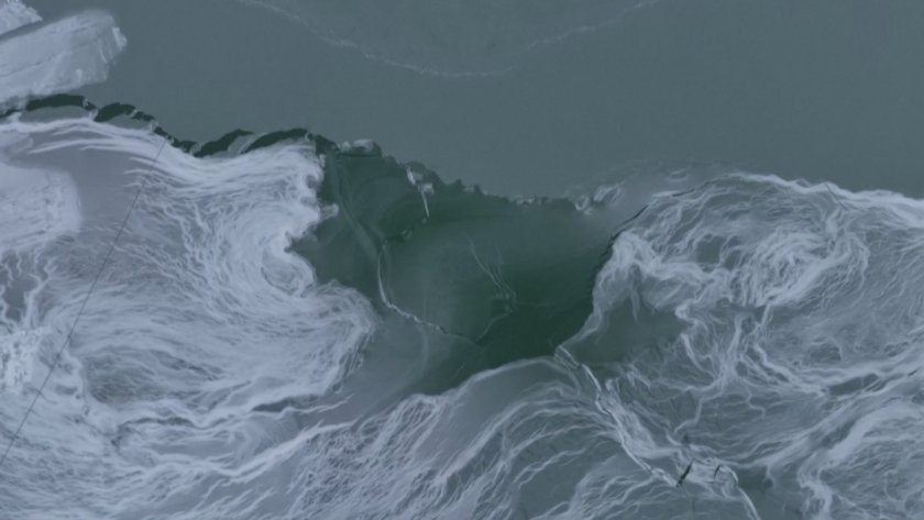 Езерото Балатон замръзна: Приказни ледени картини в Унгария