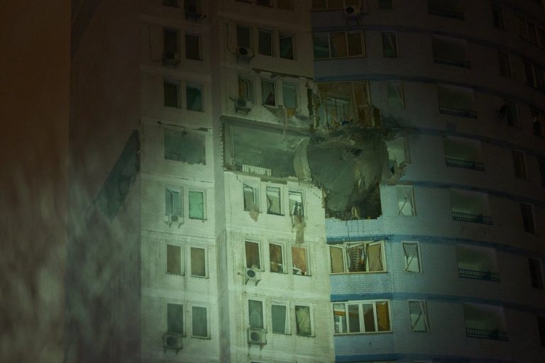 Киев без ток и парно след руски удари: Критична ситуация в столицата