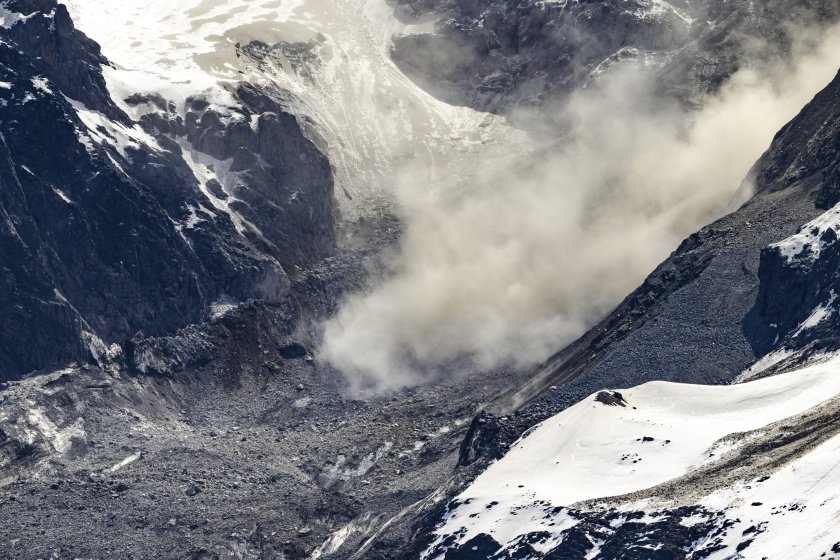 Лавина в Пиемонт: Един загинал, двама ранени, един изчезнал