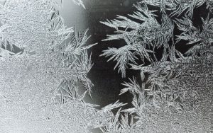 Ледено време обхваща България: Жълт код за 14 области, температури до -12°