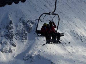 Пиян мъж потроши кабинки на лифта в Боровец