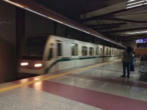 Мъж скочи на релсите на метрото в София заради семейни проблеми