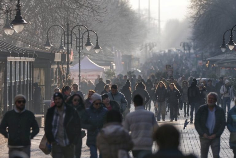 Минималната заплата достига 620,20 евро, линията на бедност също расте от 1 януари 2026 г. Минималната заплата достига 620,20 евро, линията на бедност също расте от 1 януари 2026 г.