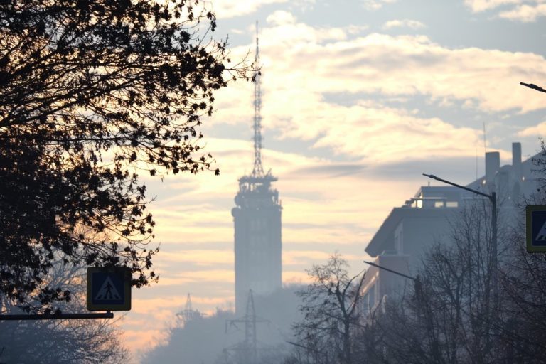Замърсяване на въздуха в София: Жълта зона с повишени прахови частици Замърсяване на въздуха в София: Жълта зона с повишени прахови частици