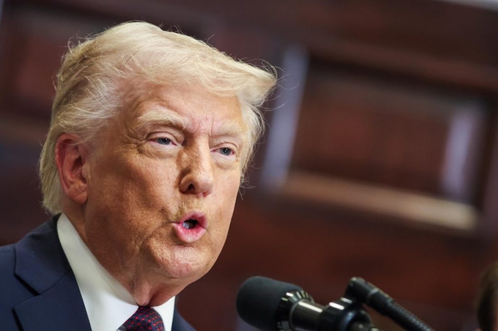 Тръмп предупреди Иран за намеса на САЩ на фона на ескалиращи протести