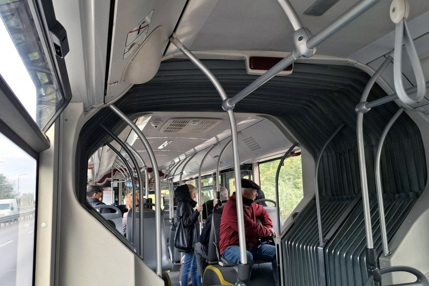 Скандал в София: ПП-ДБ алармира за завишени цени при покупка на автобуси втора ръка