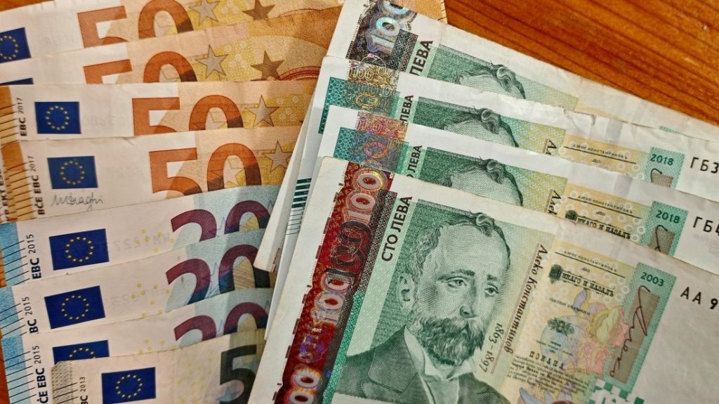 България преминава към еврото: Нова ера за икономиката и гражданите