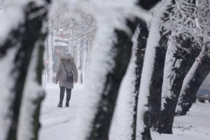 Сибирски студ и сняг сковават Румъния: Жертви и нови предупреждения