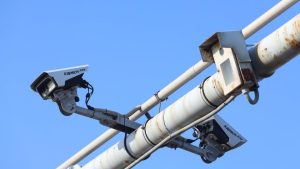 Край на безнаказаното преминаване на червено: НС въвежда видеонаблюдение на светофарите