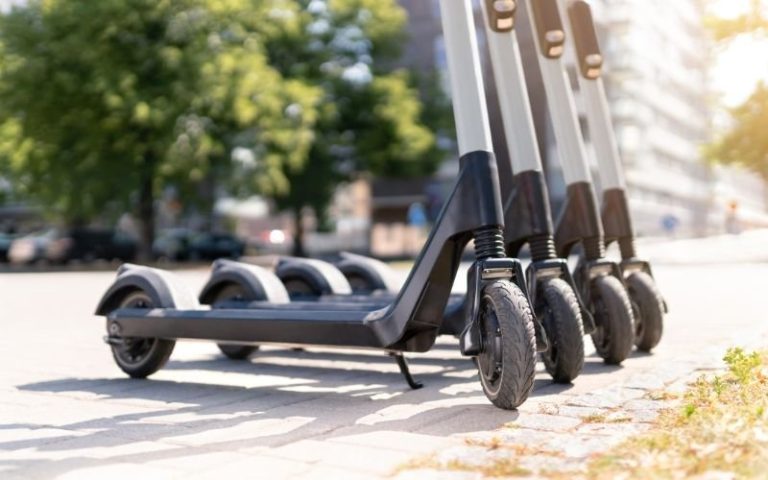 НС въвежда задължителен национален регистър за електрически тротинетки и техните собственици